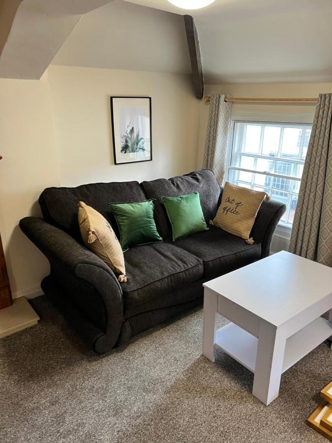 The Hideaway Holywell 1 Apartment Luaran gambar