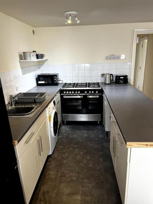The Hideaway Holywell 1 Apartment Luaran gambar