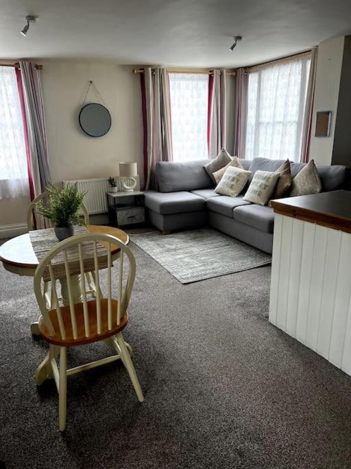 The Hideaway Holywell 1 Apartment Luaran gambar