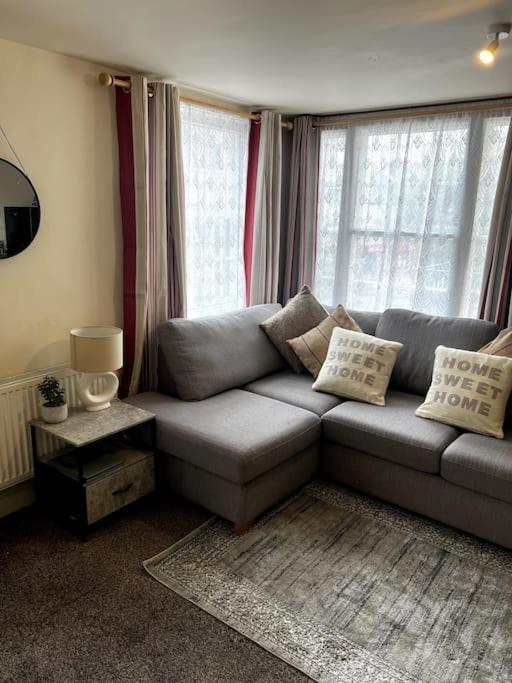 The Hideaway Holywell 1 Apartment Luaran gambar
