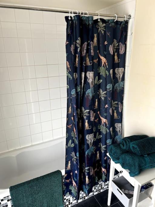 The Hideaway Holywell 1 Apartment Luaran gambar