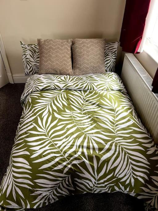 The Hideaway Holywell 1 Apartment Luaran gambar