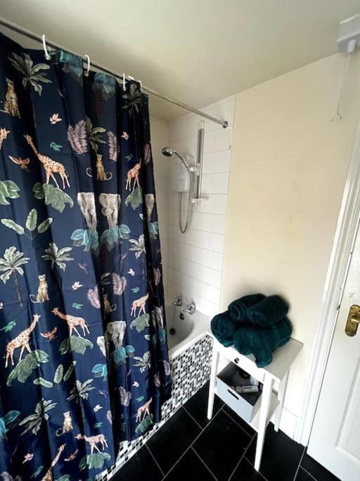 The Hideaway Holywell 1 Apartment Luaran gambar