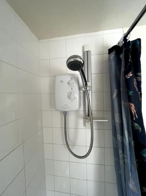 The Hideaway Holywell 1 Apartment Luaran gambar