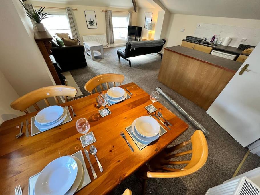 The Hideaway Holywell 1 Apartment Luaran gambar
